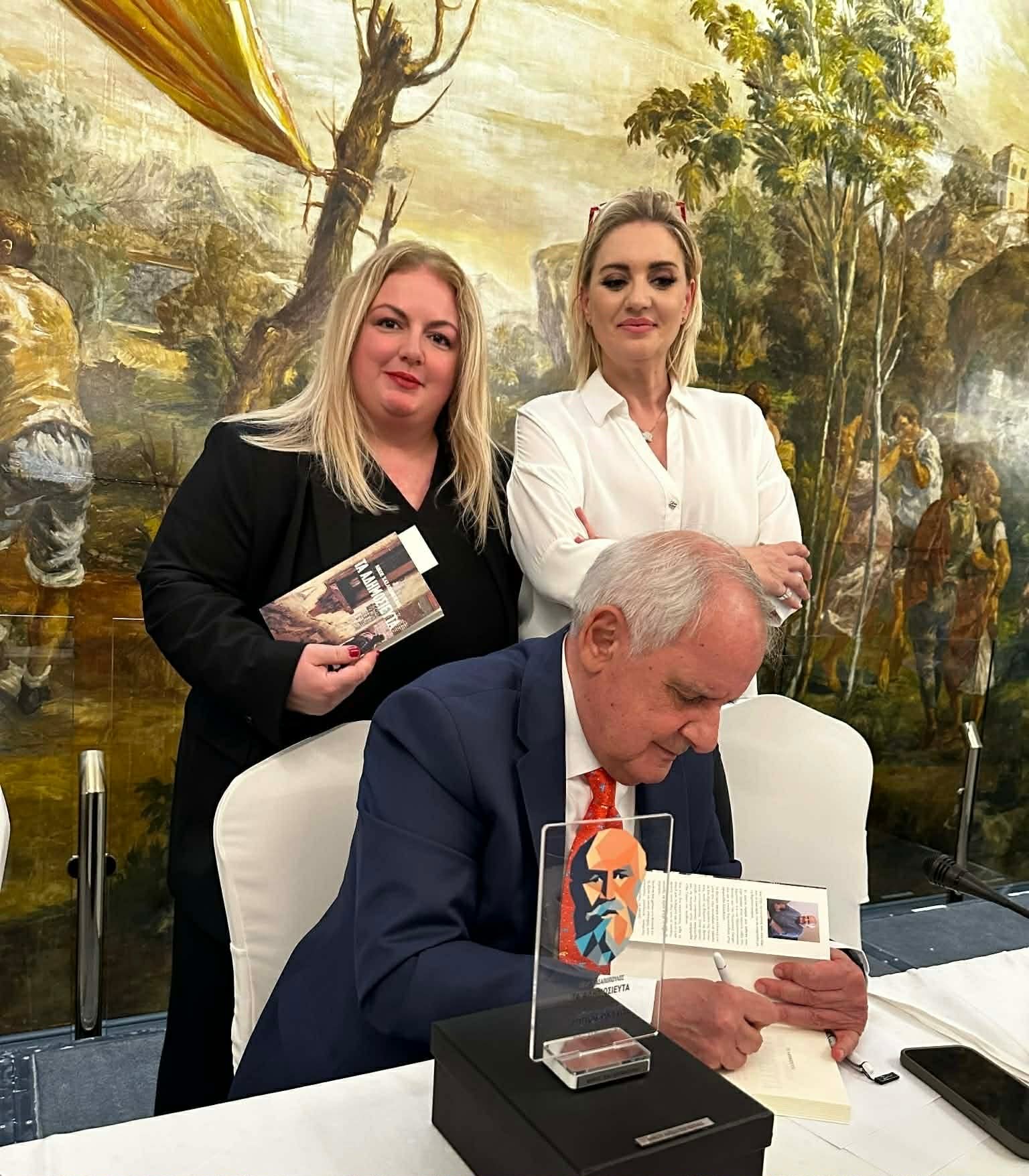 Παρουσιάστηκαν στη Ρόδο τα «Αδημοσίευτα» του Νίκου Χασαπόπουλου – Μια βραδιά γεμάτη ιστορία, δημοσιογραφία και θερμή υποδοχή