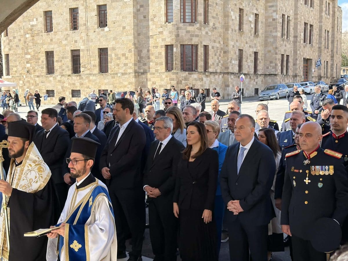 Με λαμπρότητα και εθνική συγκίνηση εορτάστηκε η 25η Μαρτίου στη Ρόδο