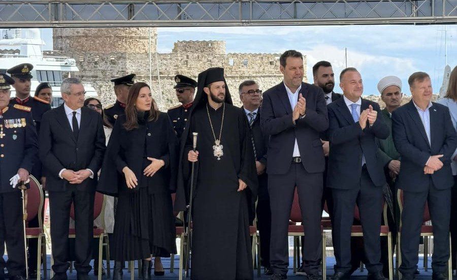 Με λαμπρότητα και εθνική συγκίνηση εορτάστηκε η 25η Μαρτίου στη Ρόδο