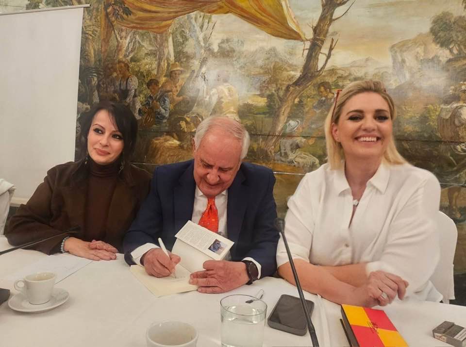Παρουσιάστηκαν στη Ρόδο τα «Αδημοσίευτα» του Νίκου Χασαπόπουλου – Μια βραδιά γεμάτη ιστορία, δημοσιογραφία και θερμή υποδοχή (Φωτο)