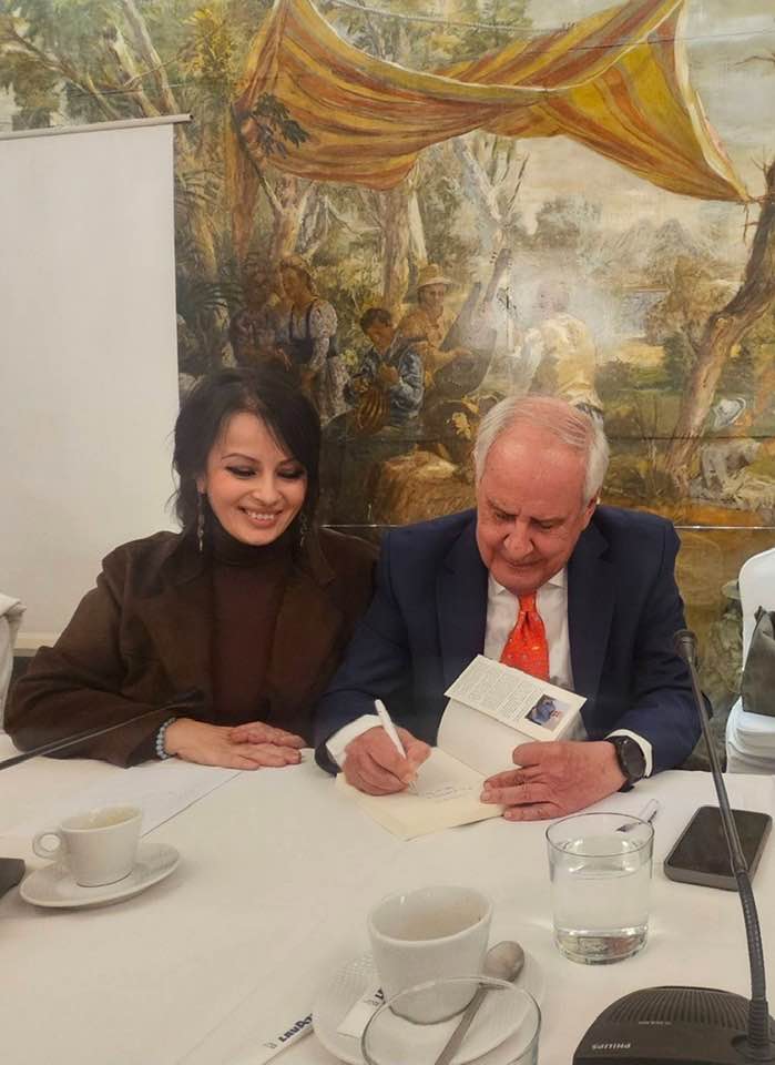 Παρουσιάστηκαν στη Ρόδο τα «Αδημοσίευτα» του Νίκου Χασαπόπουλου – Μια βραδιά γεμάτη ιστορία, δημοσιογραφία και θερμή υποδοχή (Φωτο)