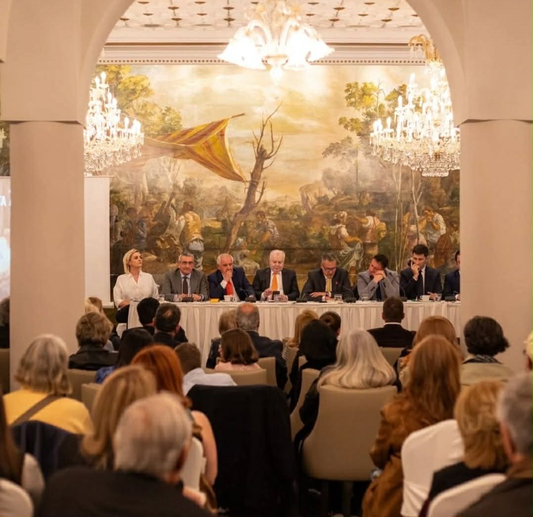 Παρουσιάστηκαν στη Ρόδο τα «Αδημοσίευτα» του Νίκου Χασαπόπουλου – Μια βραδιά γεμάτη ιστορία, δημοσιογραφία και θερμή υποδοχή