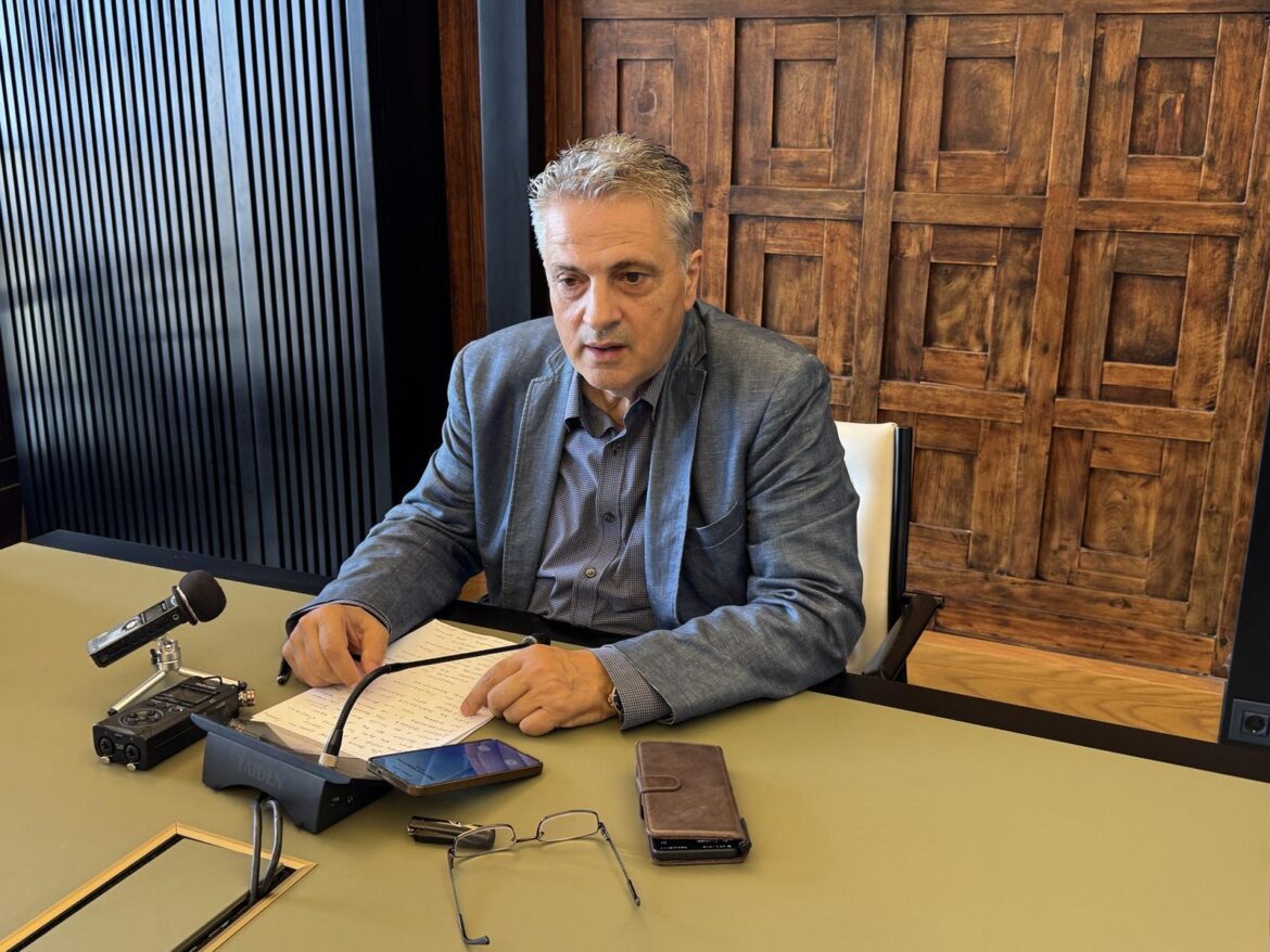 Στέργος Στάγκας στον RV: “Οι Οικονομικές Υπηρεσίες του Δήμου, να κάνουν φύλλο και φτερό τα τιμολόγια που θα τους δώσει η ΔΕΥΑΡ προς συμψηφισμό οφειλών” (audio)