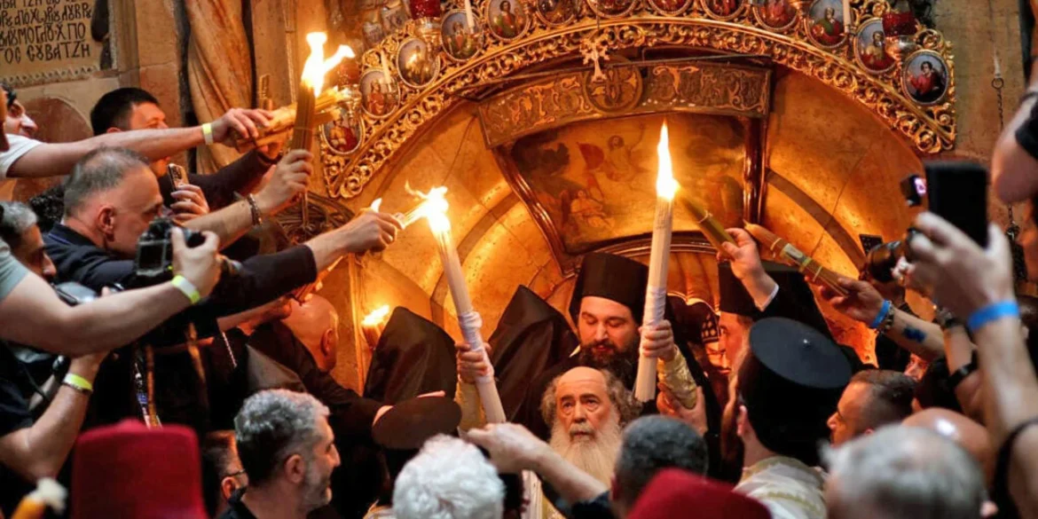 Αγωνία για το Άγιο Φως εξαιτίας του πολέμου στο Ιράν: Πώς θα μεταφερθεί από τα Ιεροσόλυμα