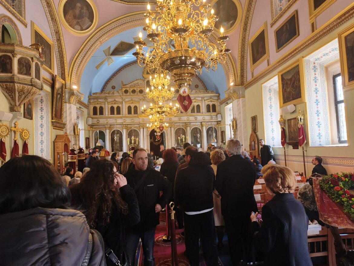 Σε κλίμα βαθιάς οδύνης η Κάλυμνος σήμερα αποχαιρετά τον μεγάλο ευεργέτη Γιάννη Χαλίκο – Με τιμές εν ενεργεία Δημάρχου το τελευταίο κατευόδιο