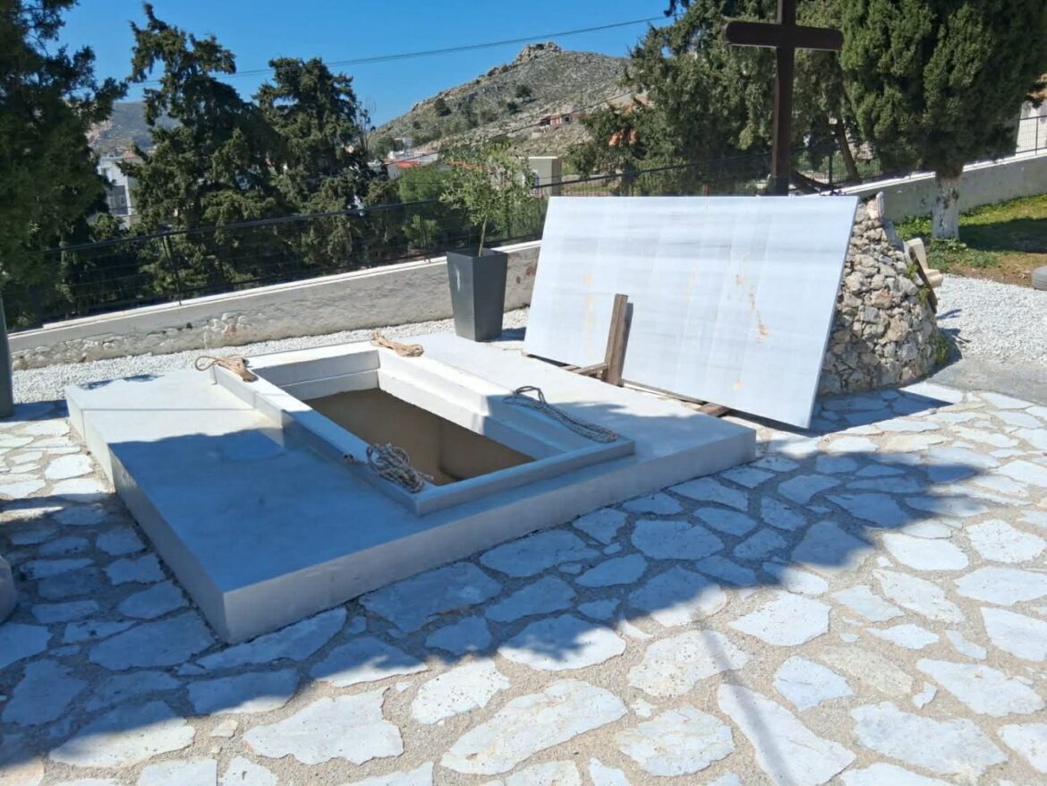 Σε κλίμα βαθιάς οδύνης η Κάλυμνος σήμερα αποχαιρετά τον μεγάλο ευεργέτη Γιάννη Χαλίκο – Με τιμές εν ενεργεία Δημάρχου το τελευταίο κατευόδιο