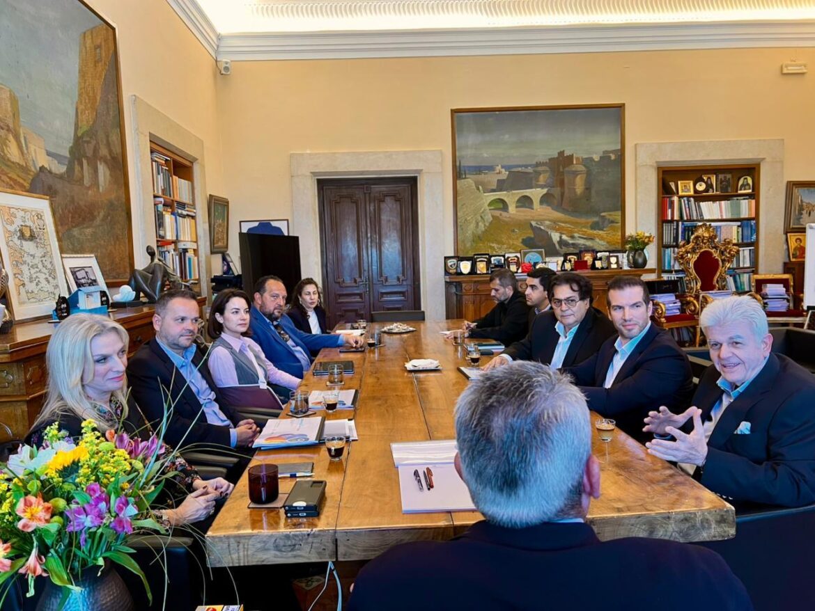 Περιφέρεια και επιχειρηματική κοινότητα γίνονται μέρος της αλλαγής: Συμφωνία-πρότυπο για την πρώτη βιώσιμη παραλία της Ρόδου στα Βλυχά, στο πλαίσιο του The Rhodes Co-Lab