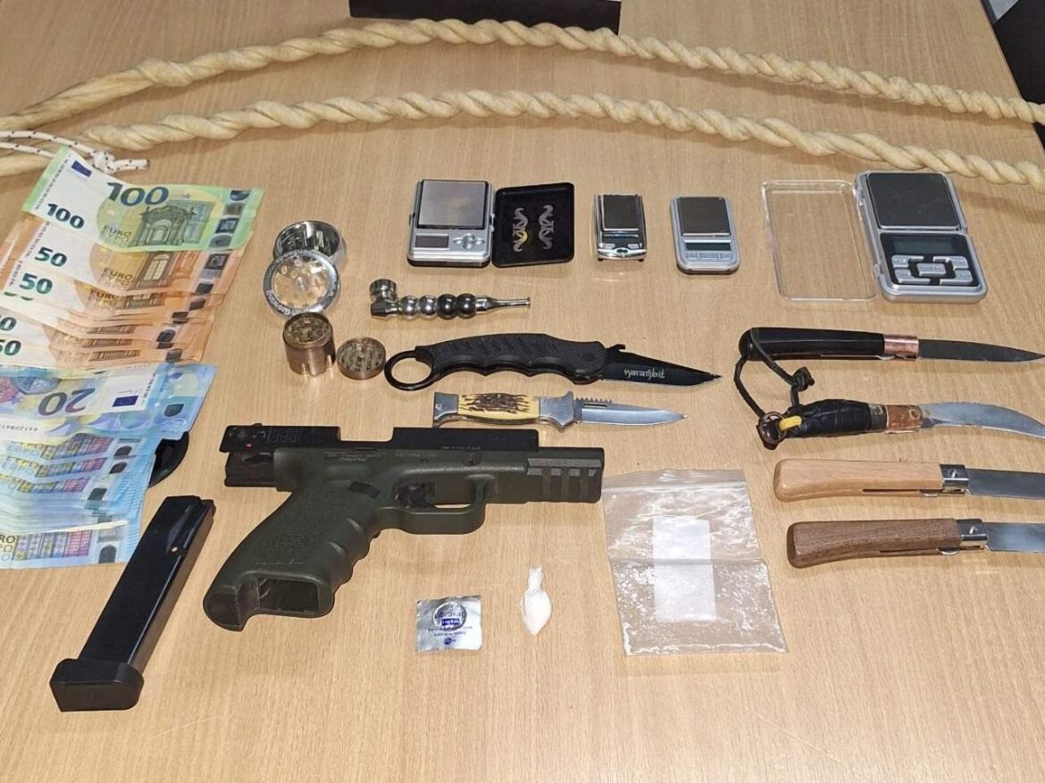 Συνελήφθη 45χρονος ημεδαπός για ενδοοικογενειακή βία, κατοχή ναρκωτικών και οπλοκατοχή στη Ρόδο