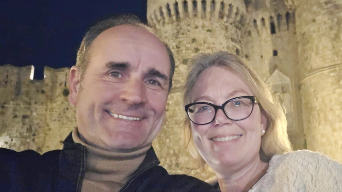 «Έχουμε κάνει το δρομολόγιο Κολονία – Ρόδος ένα… καφέ δρόμο»: Το ζευγάρι Γερμανών που λάτρεψε την Ελλάδα σαν δεύτερη πατρίδα