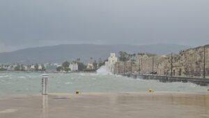 Κακοκαιρία «Erminio»: Σφοδροί άνεμοι και κύματα «χτυπούν» την παραλιακή της Κω – Αναμένεται επιδείνωση