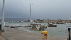Κακοκαιρία «Erminio»: Σφοδροί άνεμοι και κύματα «χτυπούν» την παραλιακή της Κω – Αναμένεται επιδείνωση