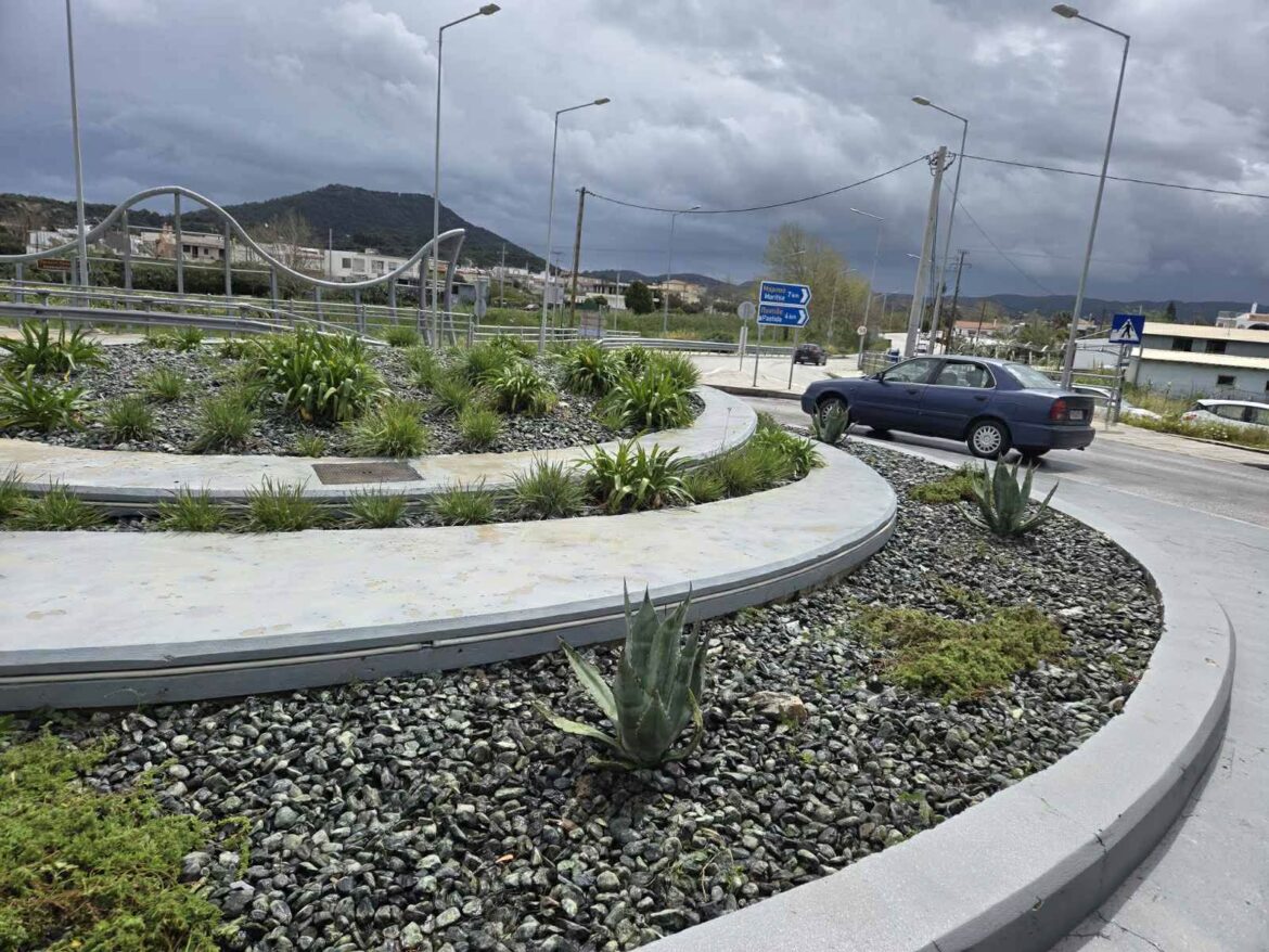 Ολοκληρώθηκαν οι εργασίες συντήρησης των κυκλικών κόμβων από το Περιφερειακό Φυτώριο Νοτίου Αιγαίου