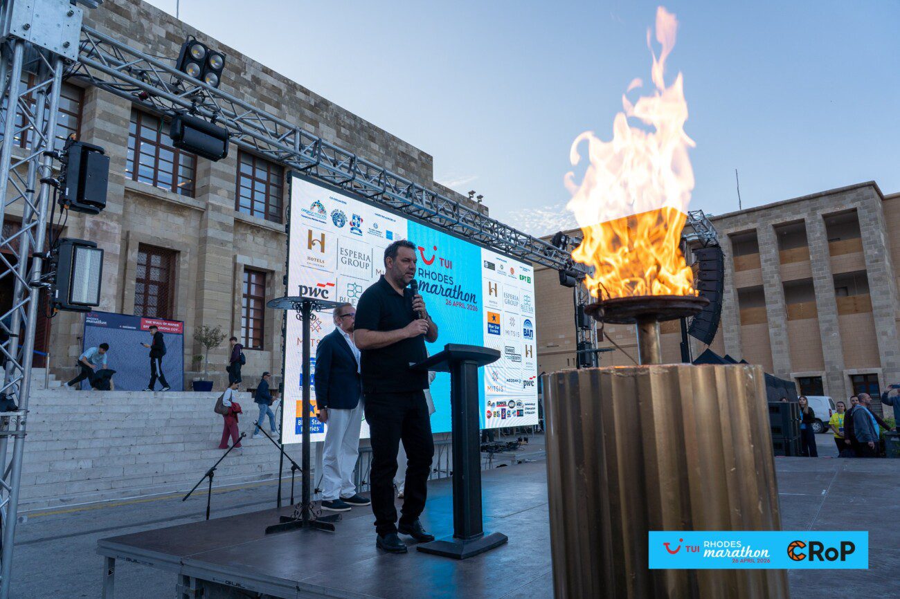 TUI Rhodes Marathon: Άναψε η Φλόγα της Καλλιπάτειρας από τον Παναγιώτη Καραΐσκο (Φωτο)