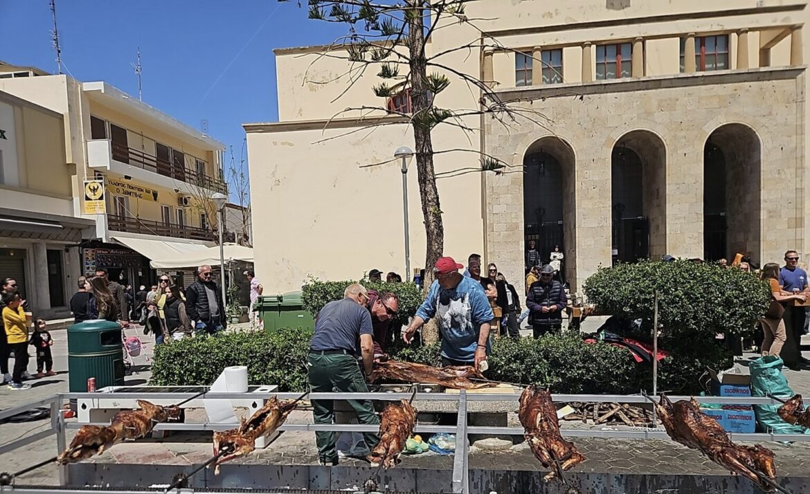 Νησιώτικο Πάσχα στην Κω: Παράδοση, μουσική και πλήθος κόσμου στην Πλατεία Ελευθερίας