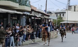 Κως: Το έθιμο των ιπποδρομιών αναβίωσε και φέτος στον Άγιο Γεώργιο στο Πυλί