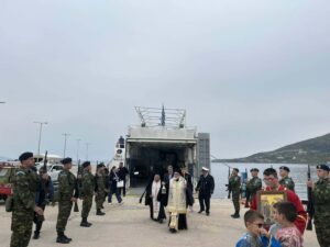 Ὁ Σεβασμιώτατος Μητροπολίτης Κώου καί Νισύρου κ. Ναθαναήλ μετέφερε τό Ἅγιο Φῶς στή Νίσυρο