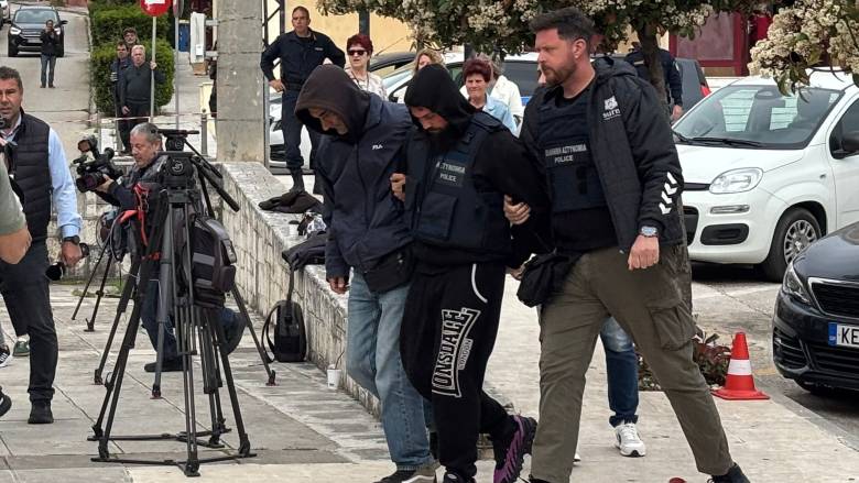 Kεφαλονιά: Προφυλακιστέοι οι 3 νεαροί για τον θάνατο της Μυρτούς (video)
