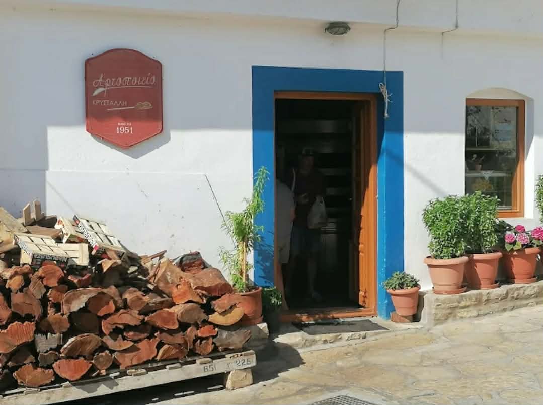 Λειψοί: Μυρωδιά Πάσχα στον φούρνο της κυρίας Ευδοκίας – Η καρδιά του νησιού χτυπά από τα χαράματα