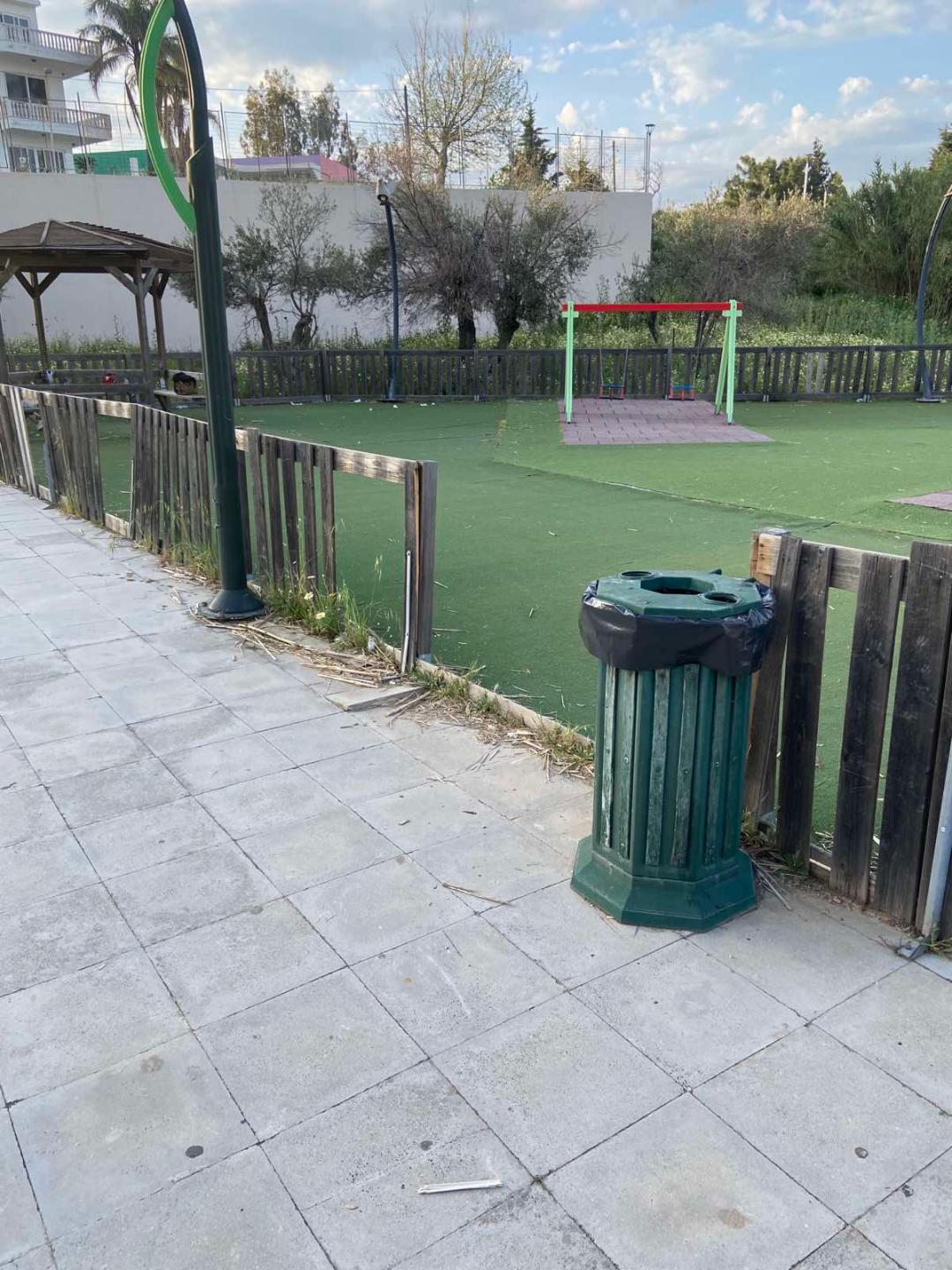 Μήνυση για βανδαλισμούς στην παιδική χαρά Καλυθιών υπέβαλε ο Αντιδήμαρχος Στάθης Μανουσάκης