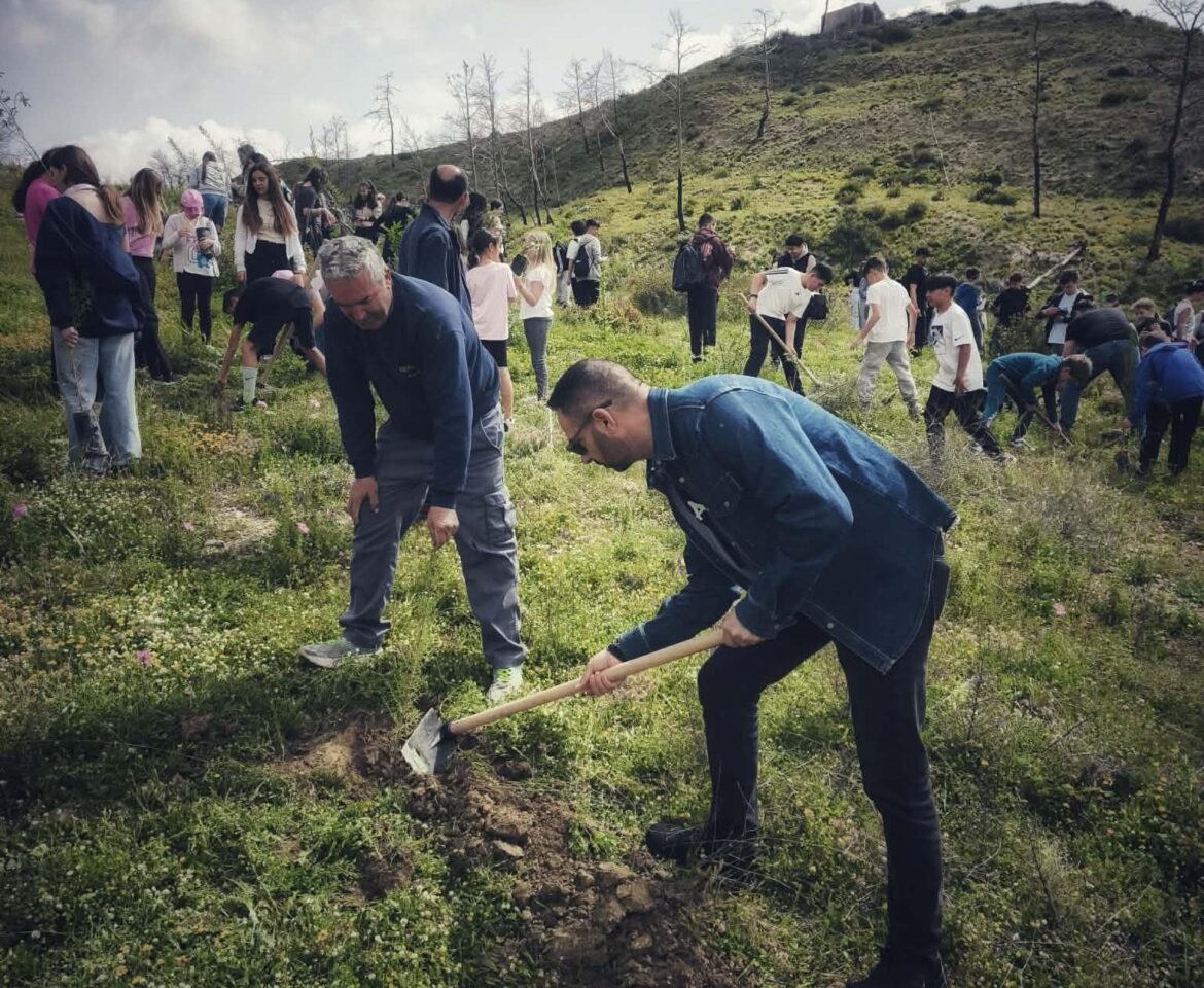 Η νέα γενιά φυτεύει ελπίδα: Μεγάλη δράση δενδροφύτευσης στην Ιερά Μονή Υψενής Ρόδου