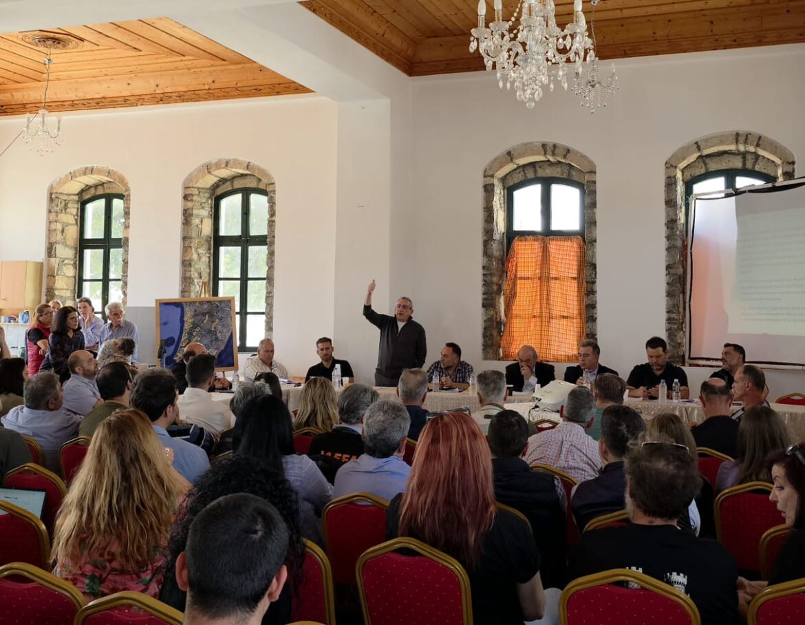Χατζημάρκος σε Νικητιάδη για τις ανεμογεννήτριες: “Δεν θα με κρίνει ο βουλευτής που ψήφισε τον νόμο που ευνούχισε την Περιφέρεια και όλους εσάς”  (video)