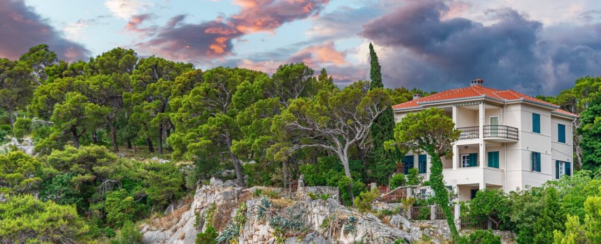 Eκτός σχεδίου δόμηση: Τρέχουν να προλάβουν να χτίσουν στις Κυκλάδες πριν αλλάξει το θεσμικό πλαίσιο