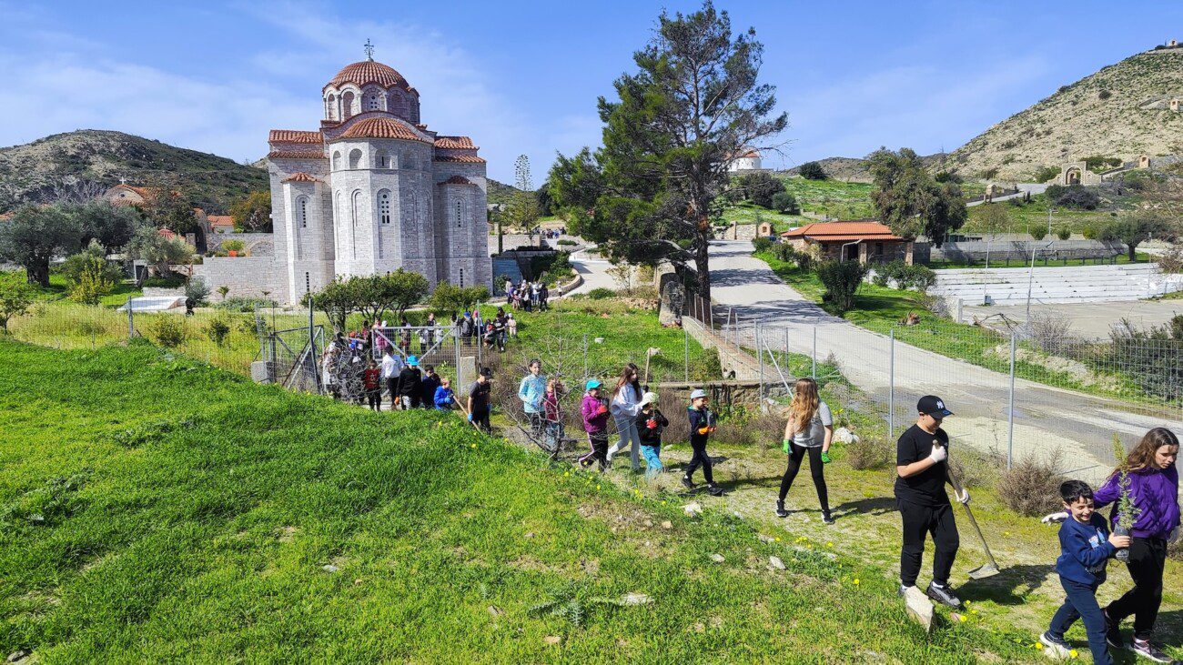 2.635 παιδιά φύτεψαν φέτος το δικό τους δεντράκι στα καμένα