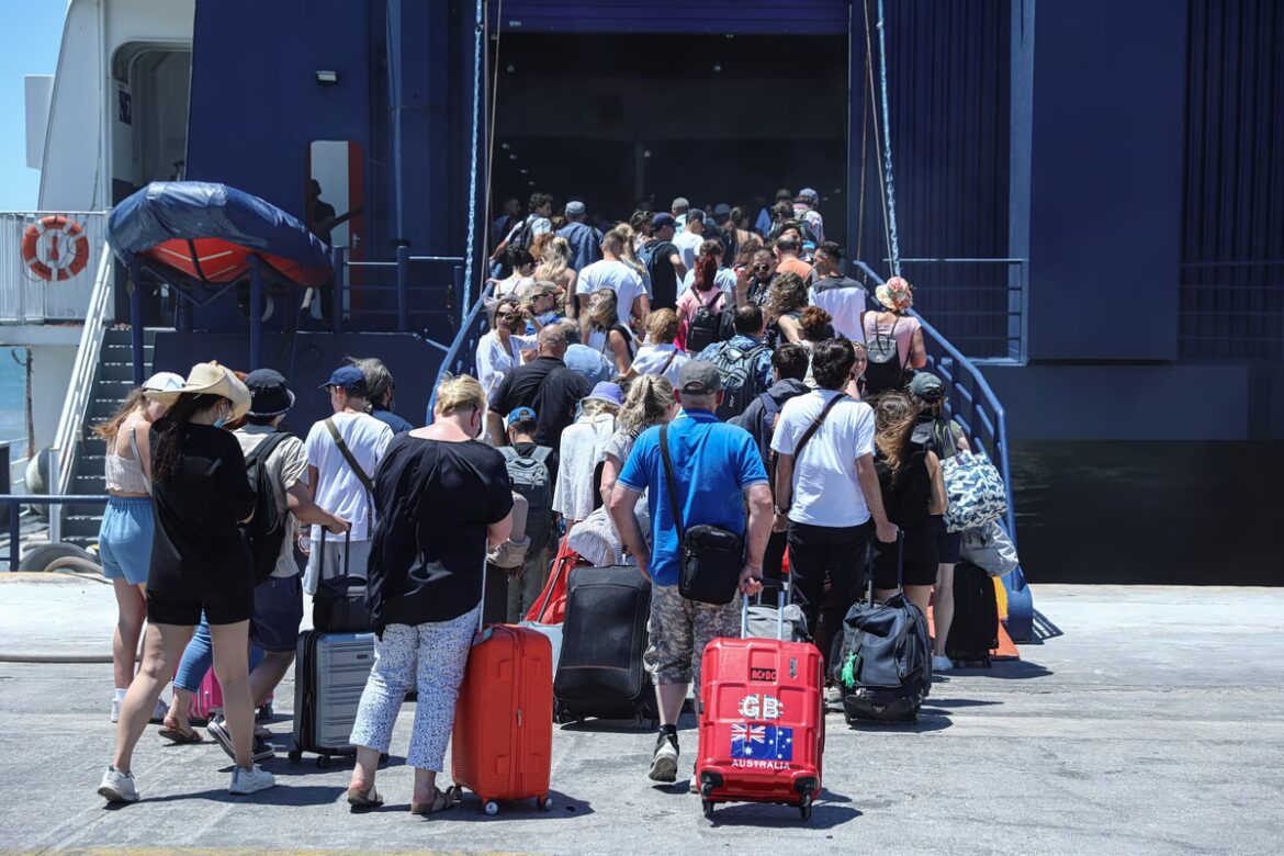 ΟΠΕΚΑ: Δωρεάν διακοπές για 27.500 αγρότες σε νησιά Αιγαίου και Έβρο