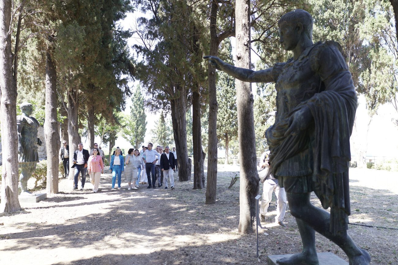 Επίσκεψη του Πρωθυπουργού Κυριάκου Μητσοτάκη στην Περβόλα, στη Μεσαιωνική Πόλη της Ρόδου