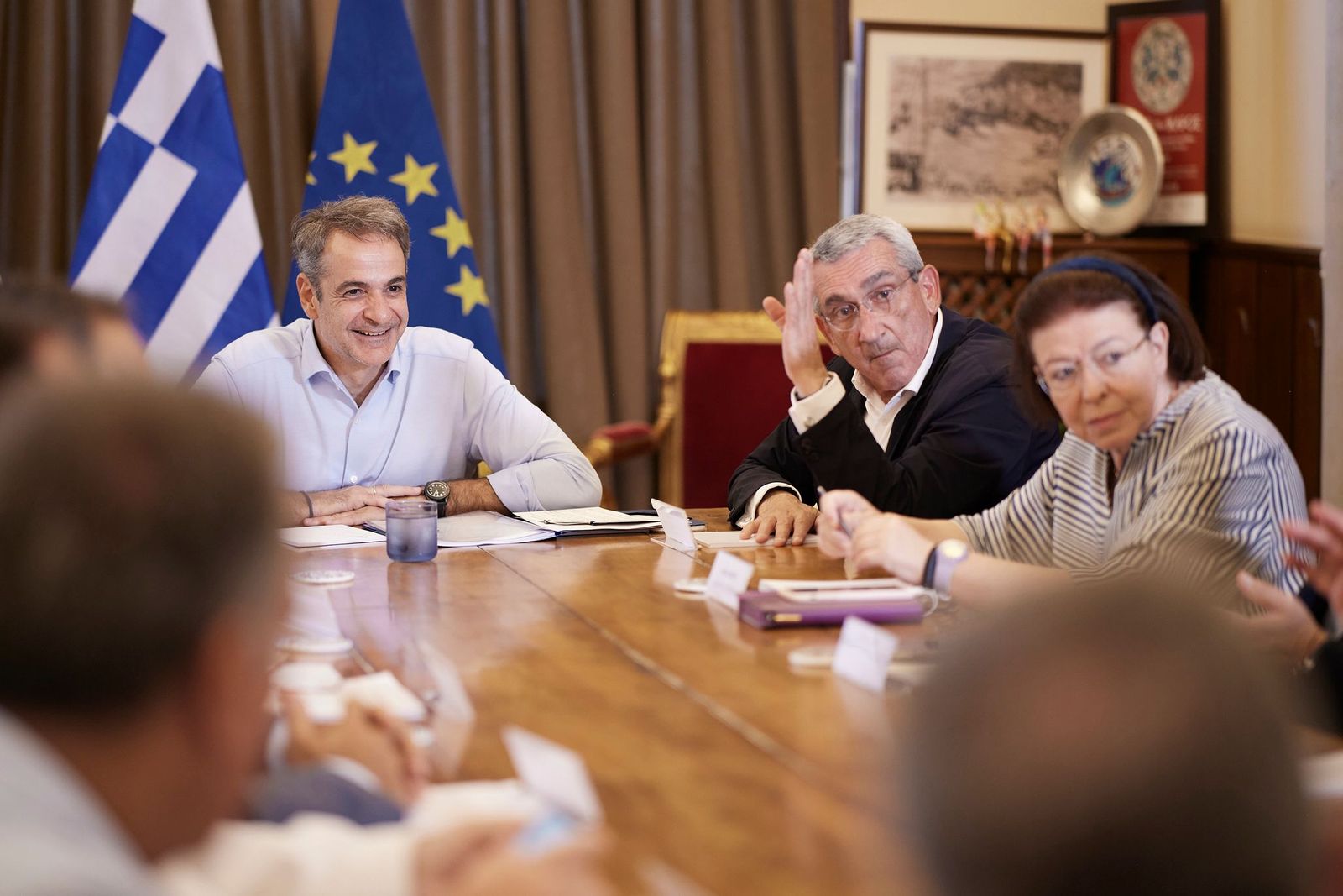 Εύσημα Μητσοτάκη στη ναυαρχίδα του ελληνικού τουρισμού για την ανθεκτικότητά της, κατά τη σύσκεψη με τους φορείς – Ιδιαίτερη μνεία στους εργαζόμενους