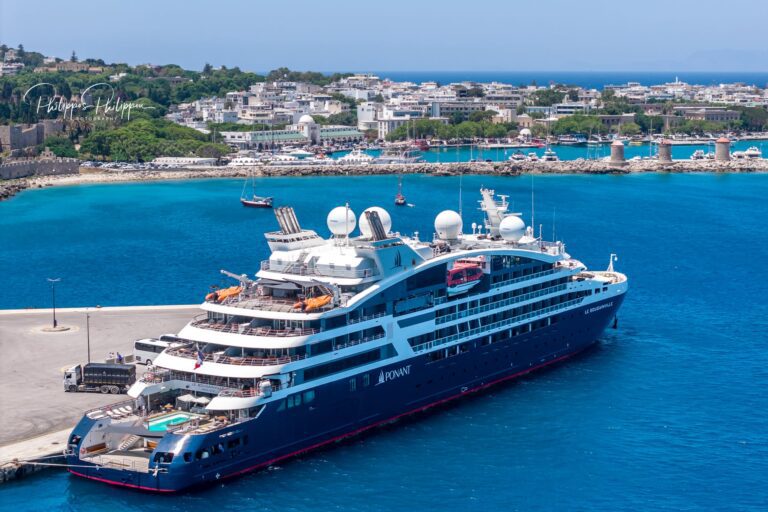 Le Bougainville: Η γαλλική «ναυαρχίδα εξερεύνησης» της Ponant εντυπωσίασε στο Τουριστικό Λιμάνι Ρόδου