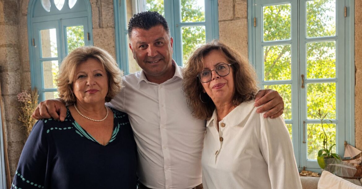 Η Ελένη Ελισαίου αναλαμβάνει καθήκοντα Γενικής Γραμματέως του Δήμου Πάτμου.   Η Καλλιόπη Λιάπη αναλαμβάνει καθήκοντα Ειδικής Συμβούλου Δημάρχου.