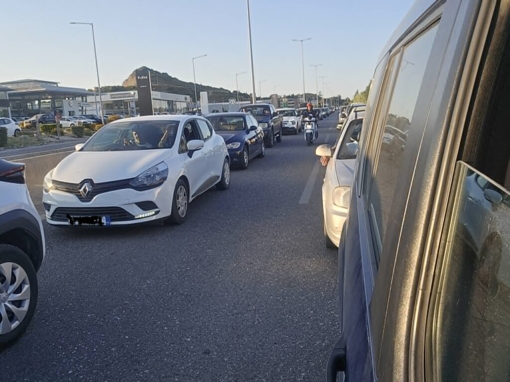 Καραμπόλα 5 αυτοκινήτων στο Τσαΐρι