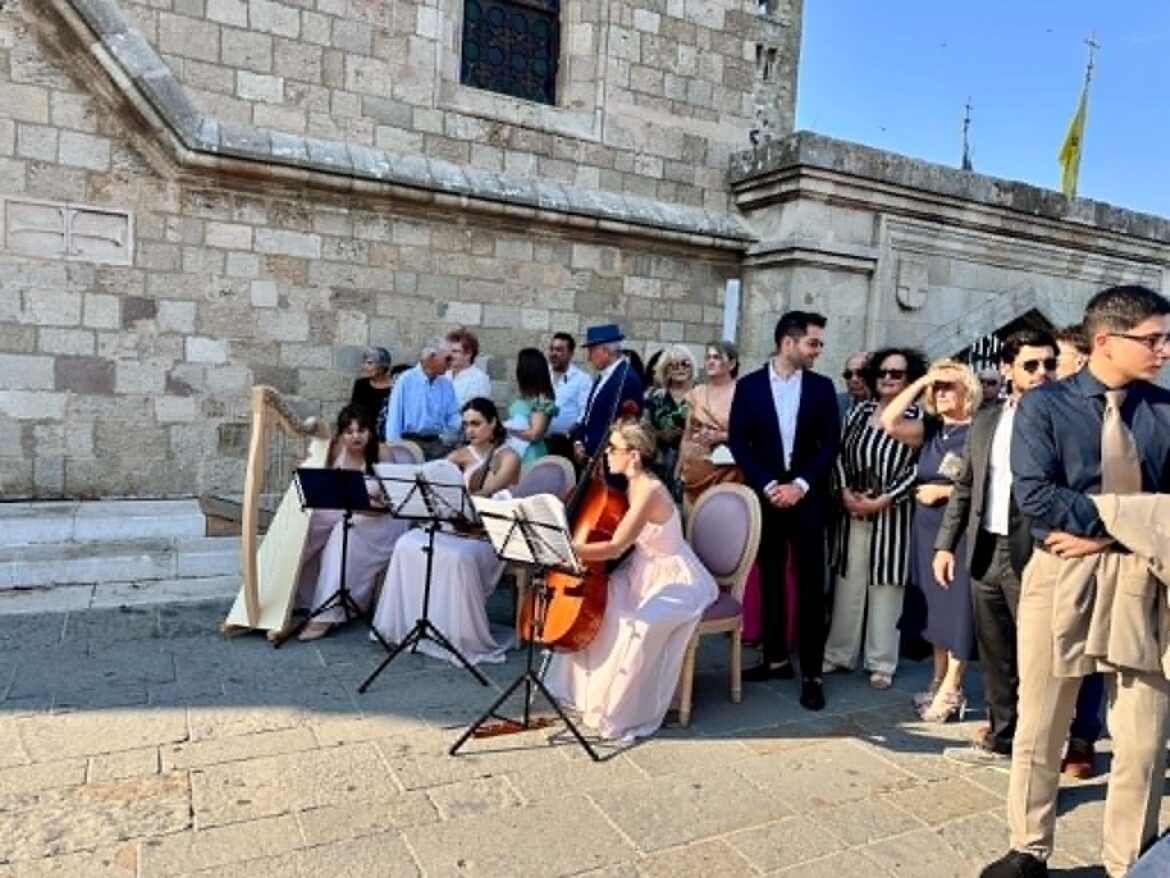 Παραμυθένιος ο γάμος της χρονιάς, του Στέργου Χατζηδιάκου και της Κατερίνας Κωσταρίδη (pics & video)
