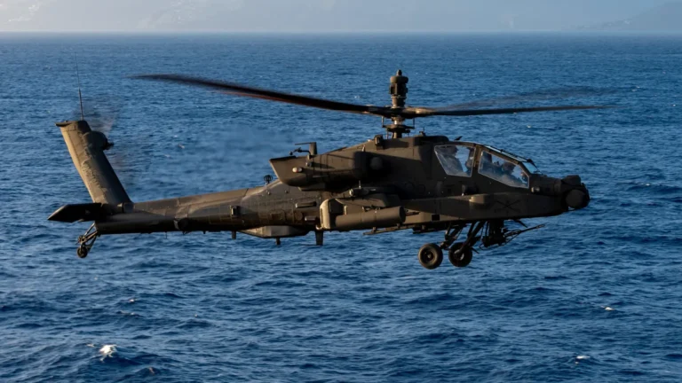 Axios – New York Times: Ιρανικό drone κατέρριψε το αμερικανικό ελικόπτερο στα Στενά του Ορμούζ