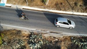 Ο δημοτικός σύμβουλος Γιώργος Κοκαλάκης καταγγέλλει «λύσεις βιτρίνας» στον δρόμο του Τσεσιμέ Κεφάλου Κω