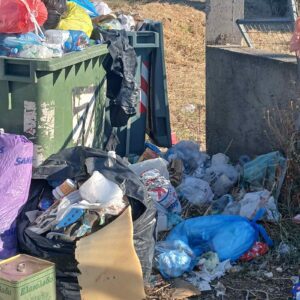 Ε. Σταθοπούλου: Πυλί Κω– Σκουπίδια, μεταφορές μεταναστών και η αίσθηση ότι κανείς δεν ακούει