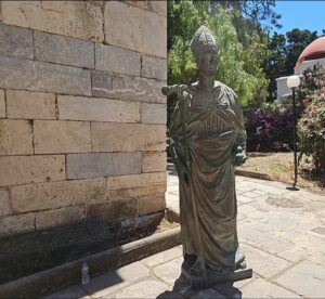 Επέστρεψε στην Κω το ιστορικό άγαλμα του Αγίου Νικολάου – Ολοκληρώθηκε η πολυετής προσπάθεια επαναπατρισμού