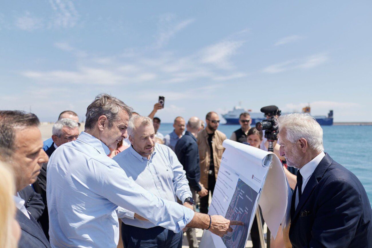 Την ανάθεση στην Περιφέρεια του master plan αποκατάστασης του παλιού Νοσοκομείου Ρόδου ανακοίνωσε ο Κυριάκος Μητσοτάκης (φωτορεπορτάζ)