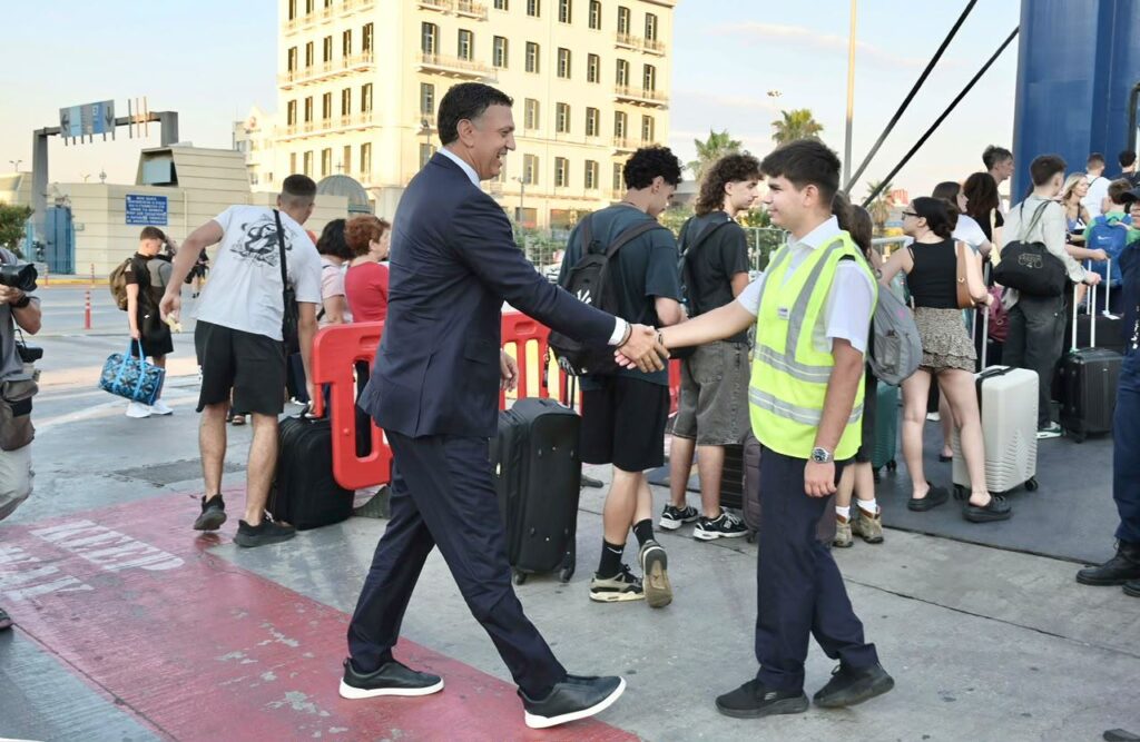 Β. Κικίλιας από λιμάνι Πειραιά: «Έχουμε χιλιάδες λιμενικούς σε όλα τα λιμάνια μας για την ασφάλεια και την εξυπηρέτηση του επιβατικού κοινού – Στο 100% θα φτάσει η πληρότητα»