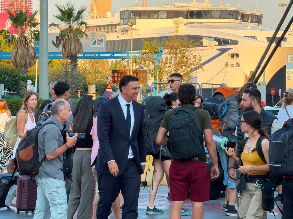 Β. Κικίλιας από λιμάνι Πειραιά: «Έχουμε χιλιάδες λιμενικούς σε όλα τα λιμάνια μας για την ασφάλεια και την εξυπηρέτηση του επιβατικού κοινού – Στο 100% θα φτάσει η πληρότητα»