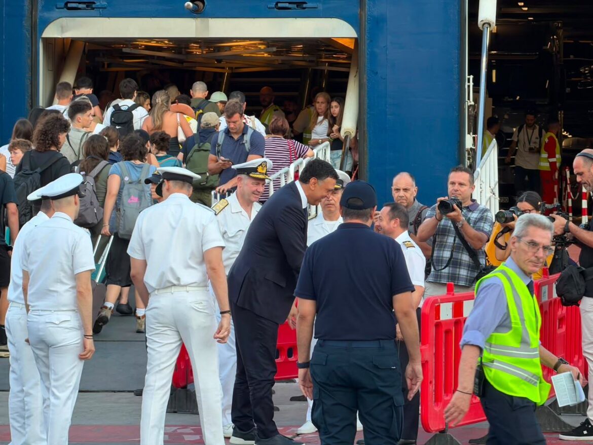 Β. Κικίλιας από λιμάνι Πειραιά: «Έχουμε χιλιάδες λιμενικούς σε όλα τα λιμάνια μας για την ασφάλεια και την εξυπηρέτηση του επιβατικού κοινού – Στο 100% θα φτάσει η πληρότητα»