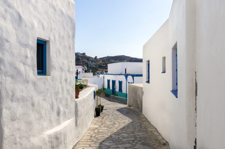 Πώς είναι η ζωή στους Λειψούς για ένα ζευγάρι που επέλεξε να μείνει στο νησί και άνοιξε ταβέρνα