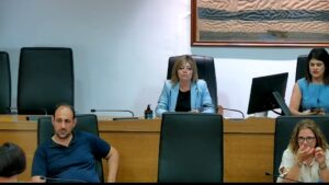 Νέο προεδρείο στο Δημοτικό Συμβούλιο Κω: Επανεκλογή Τελλή στην προεδρία και πολιτικές αιχμές από την αντιπολίτευση