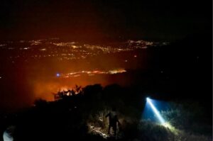 Μεγάλη φωτιά στο Μπόντρουμ – Ορατές οι φλόγες από τις ακτές της Κω