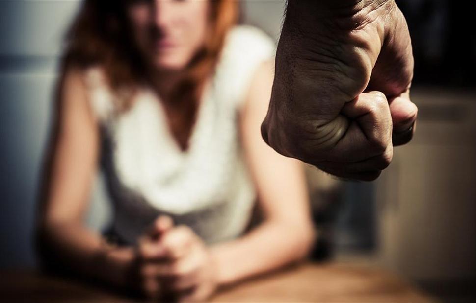 Ρόδος: Συνελήφθη 47χρονος για ενδοοικογενειακή βία – Ξυλοκόπησε την εν διαστάσει σύζυγό του σε βενζινάδικο